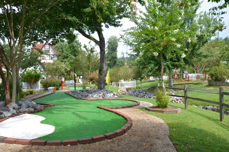 Mini Golf in Helen GA near Yonah Mountain Campground